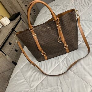 Michael Kors Signature Tote